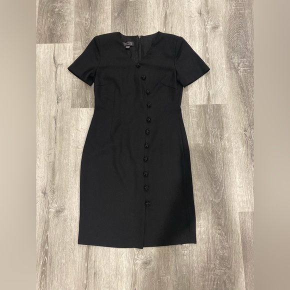 Vintage black dress with buttons size 6 - Picture 8 of 10